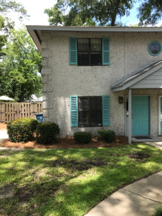 202 Island Dr in St. Simons Island, GA - Building Photo