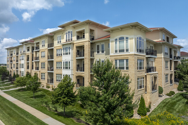 The Tuscany on Pleasant View in Madison, WI - Building Photo - Building Photo