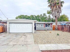 28521 Rochelle Ave in Hayward, CA - Building Photo