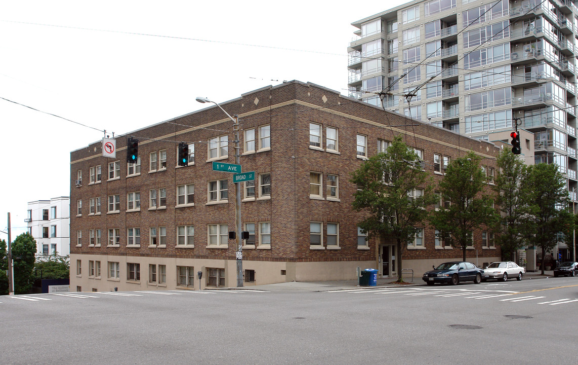 Bremer Apartments in Seattle, WA - Foto de edificio