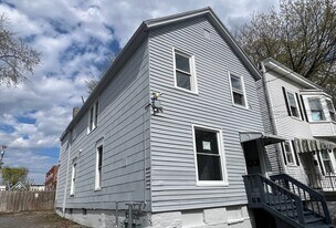 683 State St in Albany, NY - Building Photo