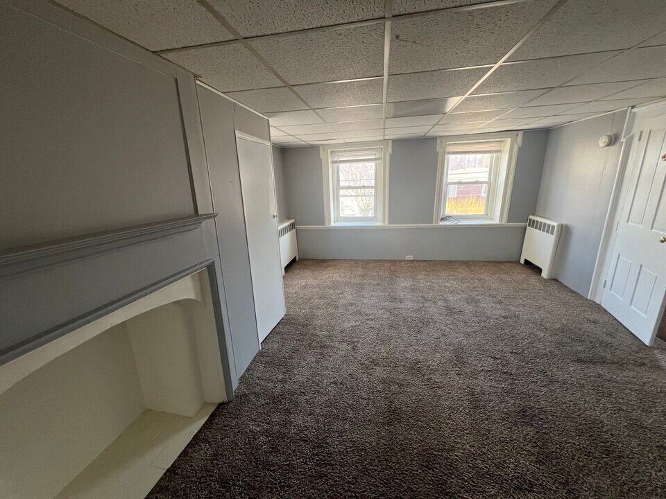 310 W Lancaster Ave, Unit 2W in Reading, PA - Building Photo