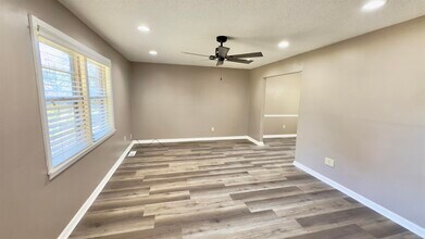 2563 Hacks Cross Rd in Memphis, TN - Building Photo - Building Photo