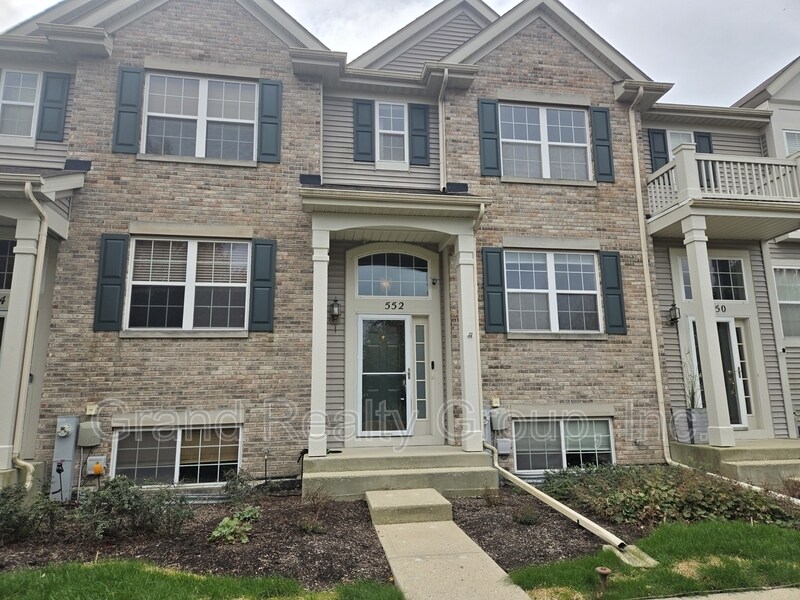 552 Richard Brown Blvd in Volo, IL - Building Photo