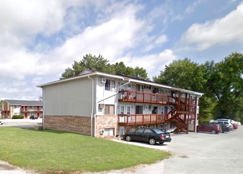 8 N 45th St in Belleville, IL - Building Photo