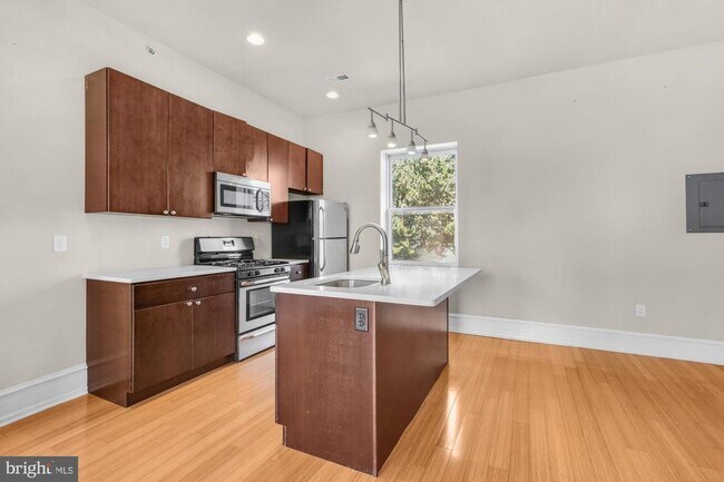property at 2136 E Dauphin St