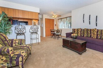 3040 E Shea Blvd in Phoenix, AZ - Building Photo - Building Photo