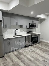 12901-1123A 123a St NW in Edmonton, AB - Building Photo - Building Photo