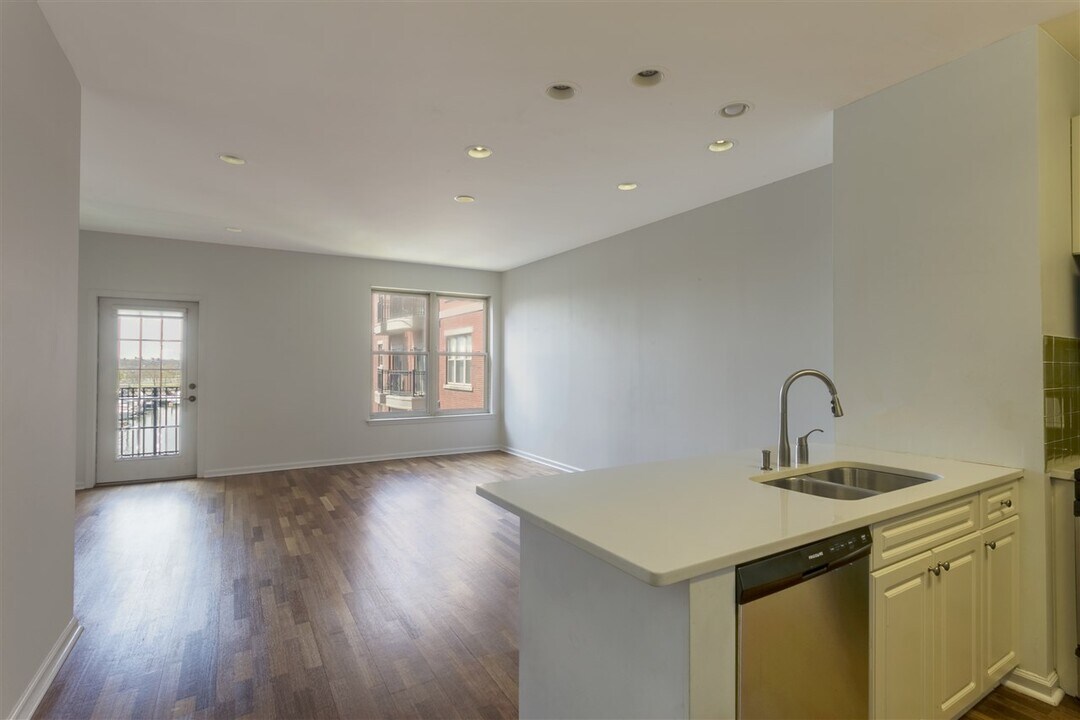 15 Warren St-Unit -314 in Jersey City, NJ - Building Photo