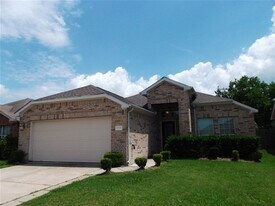 1835 Manor Dr in Baytown, TX - Building Photo