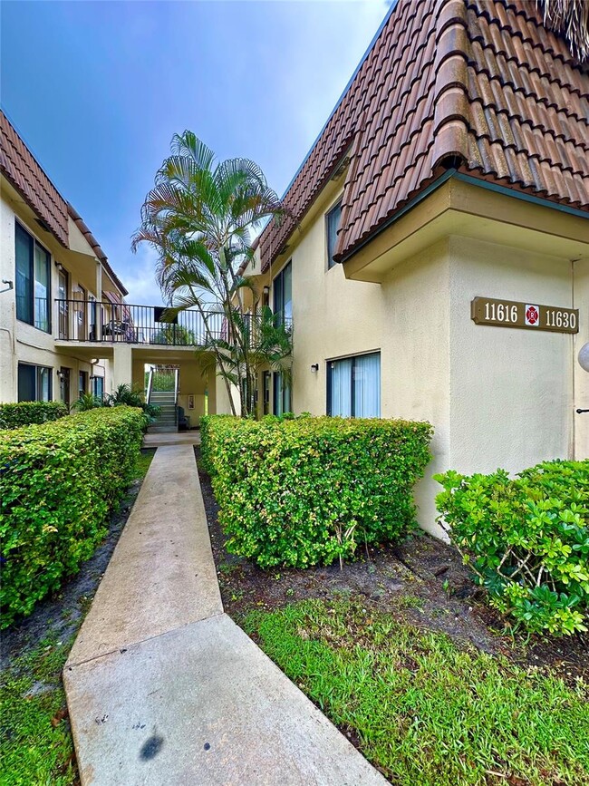 property at 11622 Royal Palm Blvd