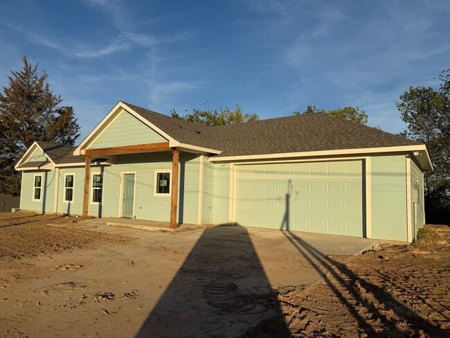 207 Railroad Ave in Sanger, TX - Building Photo - Building Photo