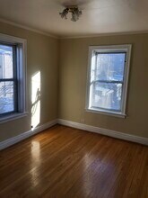 6439 N Hamilton Ave in Chicago, IL - Building Photo - Building Photo