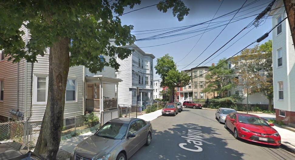 35 Calvin St in Somerville, MA - Building Photo