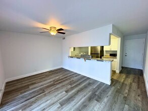 4461 Treehouse Ln in Tamarac, FL - Building Photo - Building Photo