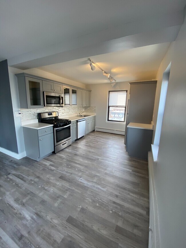 5858 N Sheridan Rd in Chicago, IL - Building Photo - Building Photo