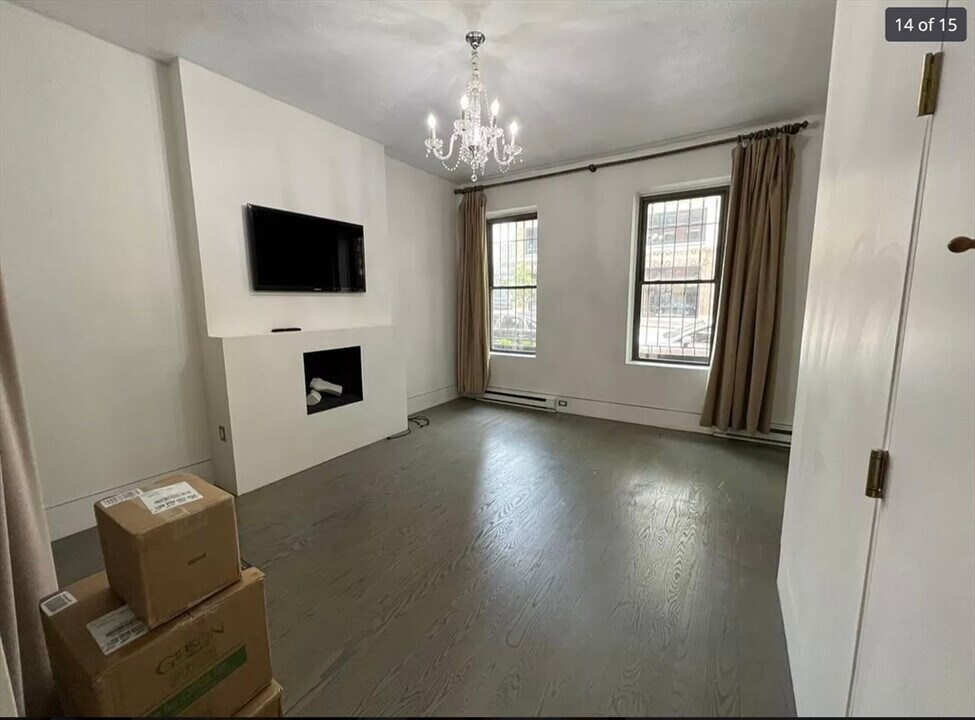 82 Berkeley St in Boston, MA - Building Photo