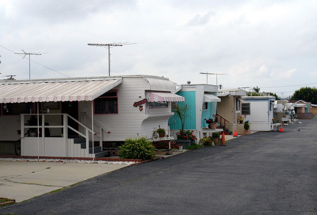 1436 W 130th St in Gardena, CA - Foto de edificio - Building Photo