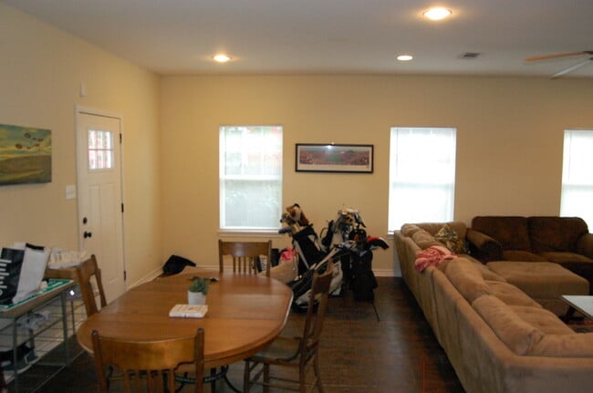 825 Ave B in College Station, TX - Building Photo - Building Photo
