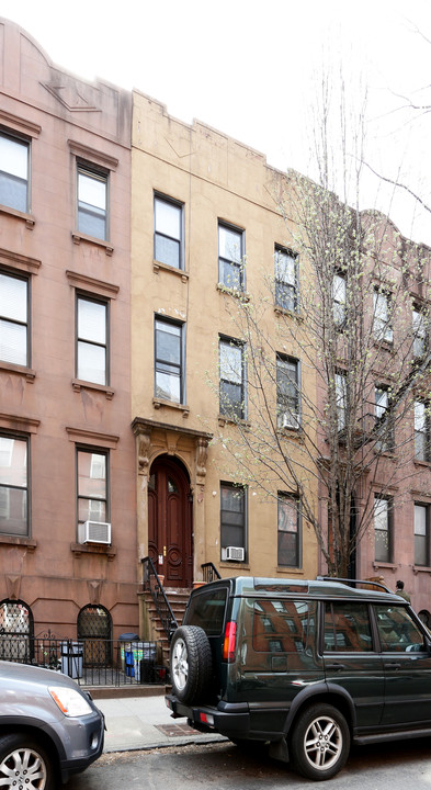 545 Henry St in Brooklyn, NY - Building Photo