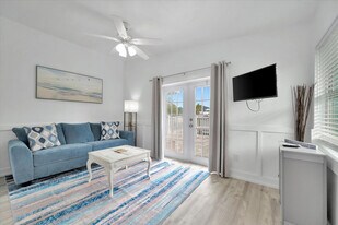 711 E Gulf Blvd in Indian Rocks Beach, FL - Building Photo