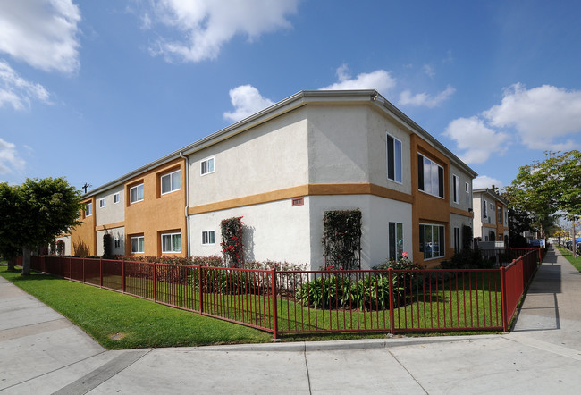 Hoover Apartments in Orange, CA - Foto de edificio - Building Photo