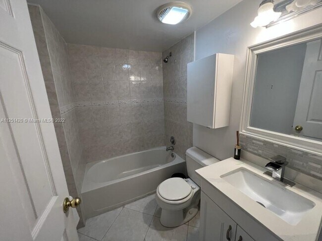 3711 NW 95th Ter, Unit 1122 in Sunrise, FL - Building Photo - Building Photo
