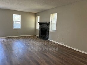 8702 NW 82 Terrace in Kansas City, MO - Building Photo - Building Photo