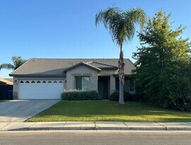 11710 Stratosphere Ave in Bakersfield, CA - Building Photo