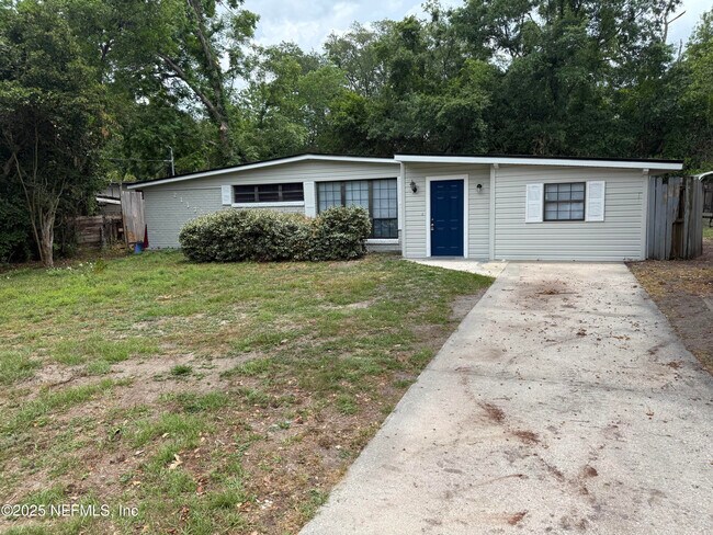 property at 2113 Limoges Dr S