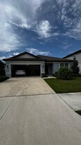 9565 Summers Cay Cir in Thonotosassa, FL - Building Photo