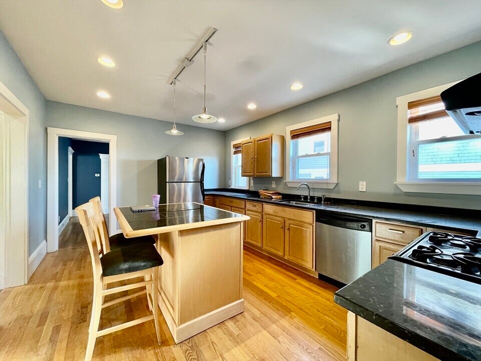 49 Wellington Rd in Medford, MA - Building Photo