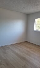 10 Paramount Cir in Sacramento, CA - Building Photo - Building Photo