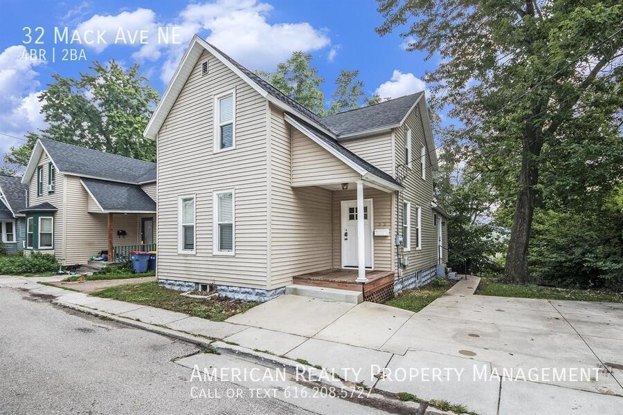 32 Mack Ave NE in Grand Rapids, MI - Building Photo