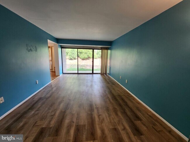 2062 Royal Fern Ct in Reston, VA - Building Photo - Building Photo