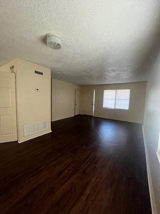 2513 Crescent Dr in Albany, GA - Building Photo