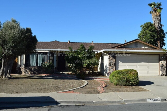 1249 Ventura Dr in Pittsburg, CA - Building Photo - Building Photo