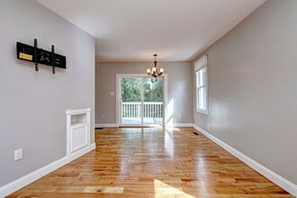 64 Parker Terrace in Glastonbury, CT - Building Photo - Building Photo