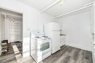 220-222 Summit Ave in Hagerstown, MD - Building Photo