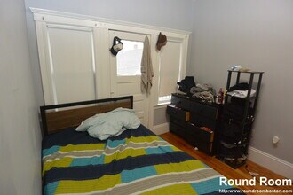 10 Brackett St, Unit 2 in Boston, MA - Building Photo - Building Photo