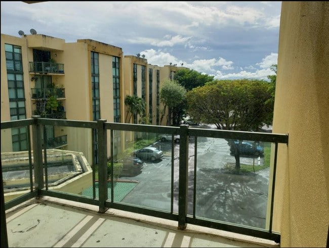 11750 SW 18th St, Unit 403