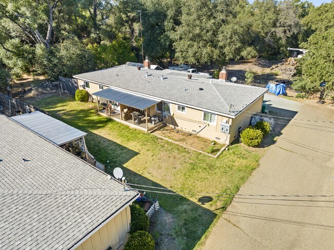 1001 Elizabeth Ln in El Dorado, CA - Building Photo - Building Photo