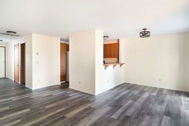 1025 SW Kaleeton Loop in Oak Harbor, WA - Building Photo - Building Photo