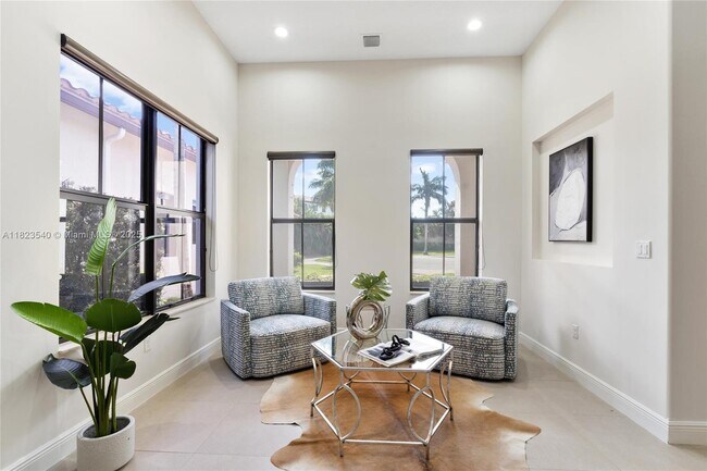 3974 NW 82nd Dr in Pembroke Pines, FL - Foto de edificio - Building Photo