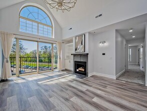 1800 Dewes St in Glenview, IL - Building Photo - Building Photo