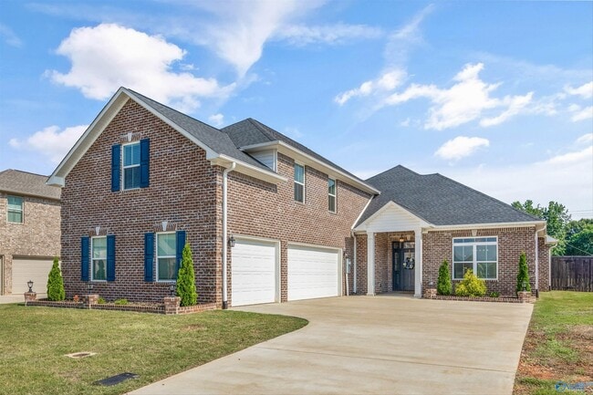 17050 Stonegate Dr in Athens, AL - Building Photo - Building Photo