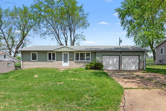 property at 515 Topaz Ave