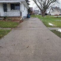 3042 Denver Ave in Lorain, OH - Building Photo