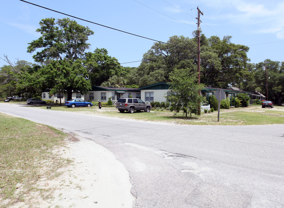 The Oaks in Southport, NC - Building Photo