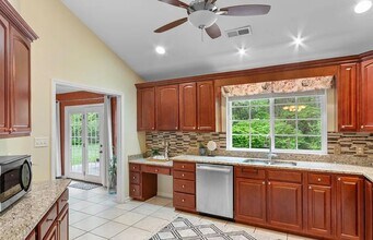 57 Stonebridge Dr in Asheville, NC - Building Photo - Building Photo